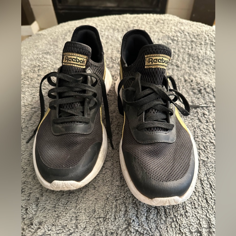 Reeboks - Picture 2 of 4